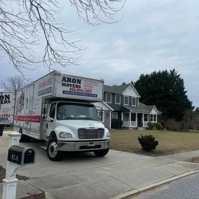 Aron Movers INC